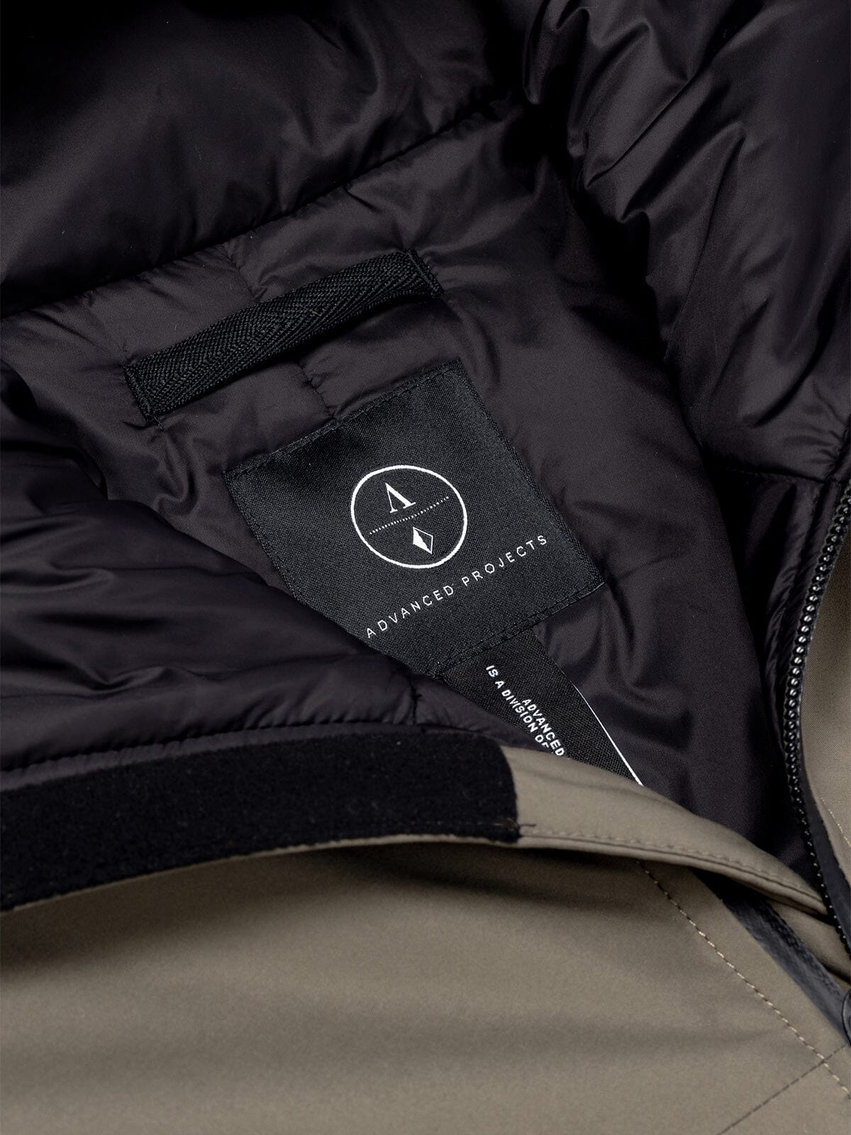 Highveld by Mission Workshop - Wetterfeste Taschen & Technische Bekleidung - San Francisco & Los Angeles - Gebaut um zu überleben - Garantiert für immer