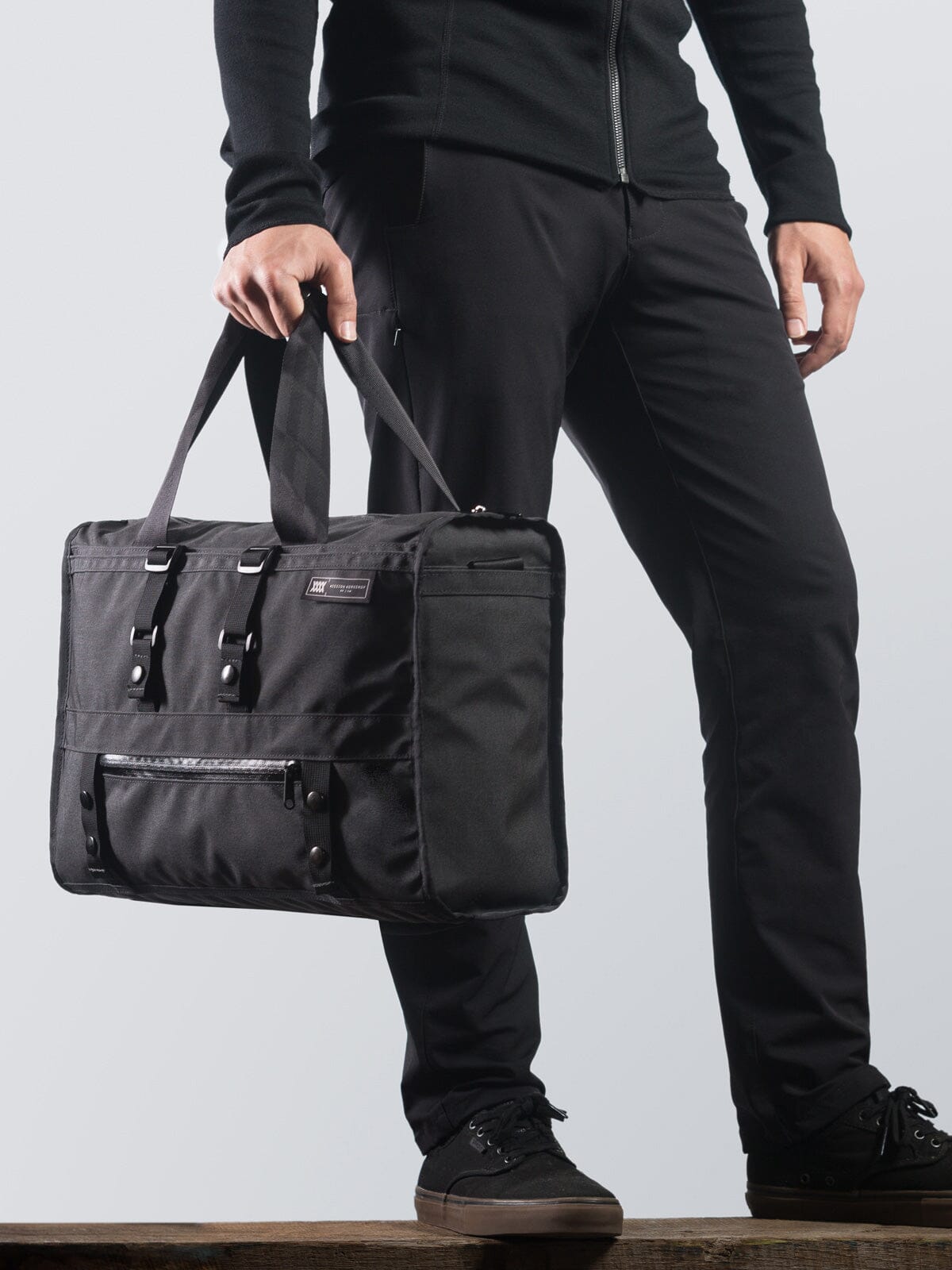 Transit Laptop Brief von Mission Workshop - Wetterfeste Taschen und technische Bekleidung - San Francisco & Los Angeles - Für die Ewigkeit gebaut - Garantiert