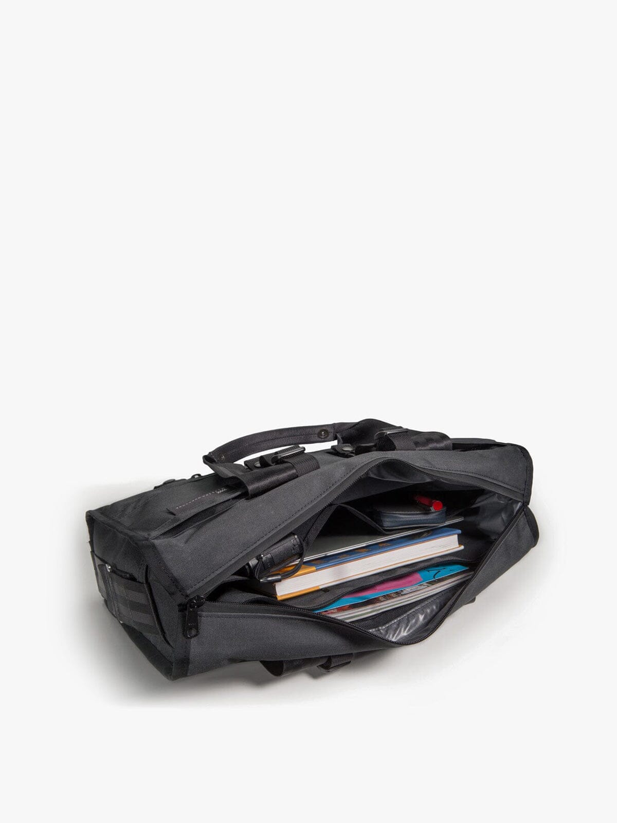 Transit Laptop Brief von Mission Workshop - Wetterfeste Taschen und technische Bekleidung - San Francisco & Los Angeles - Für die Ewigkeit gebaut - Garantiert