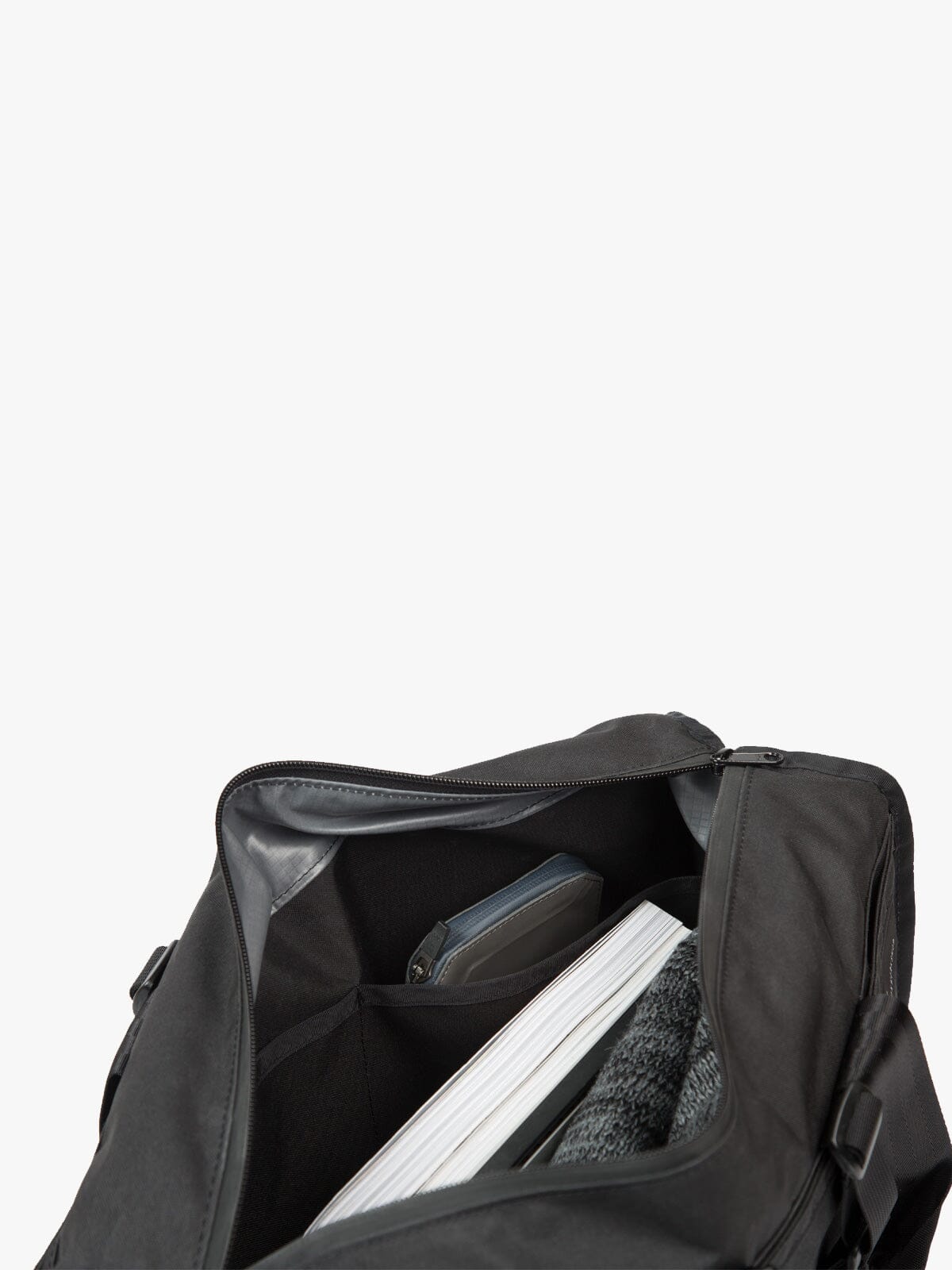 Transit Laptop Brief von Mission Workshop - Wetterfeste Taschen und technische Bekleidung - San Francisco & Los Angeles - Für die Ewigkeit gebaut - Garantiert