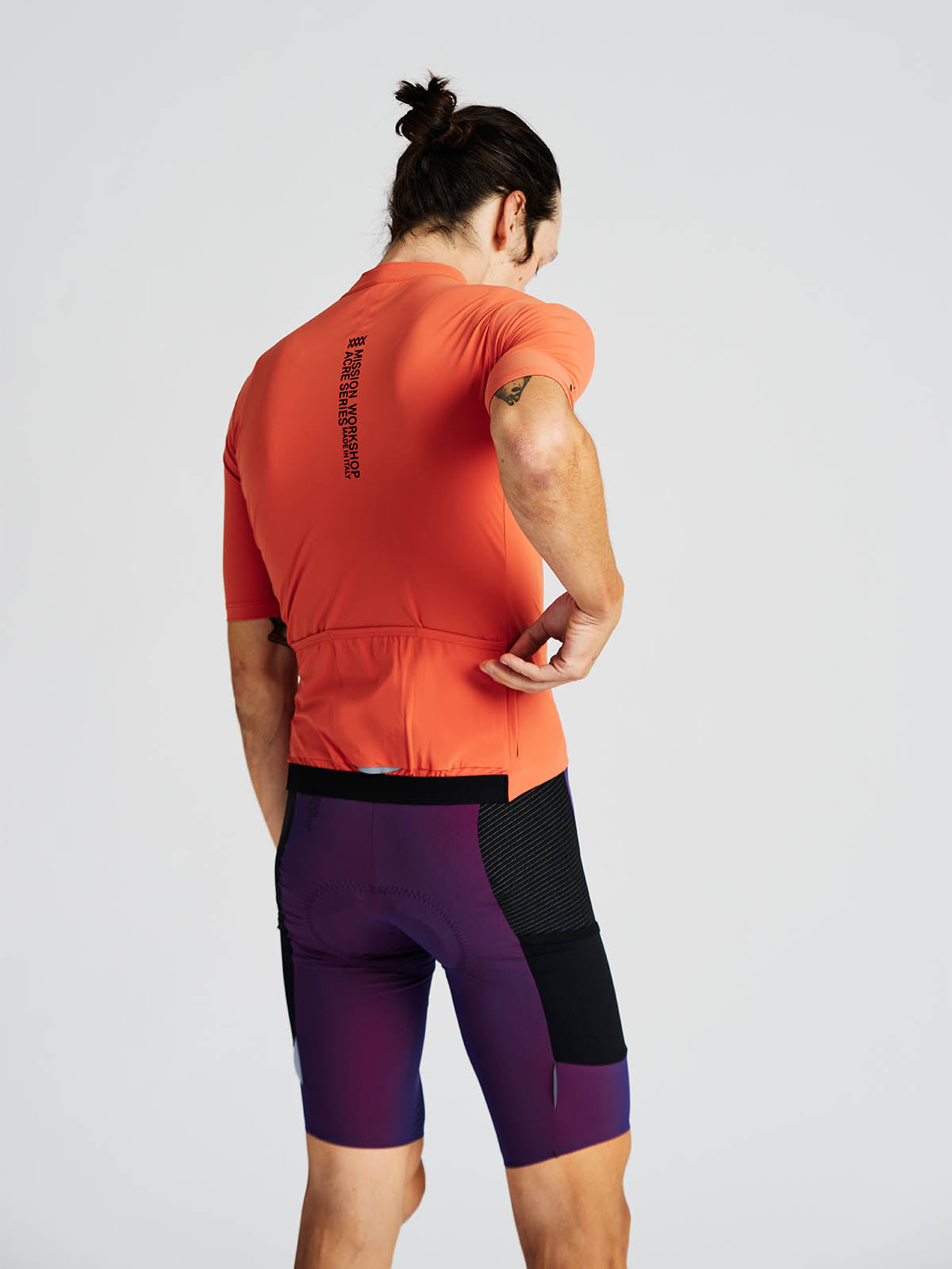 Mission Pro Jersey Men's von Mission Workshop - Wetterfeste Taschen & Technische Bekleidung - San Francisco & Los Angeles - Für die Ewigkeit gebaut - Garantiert