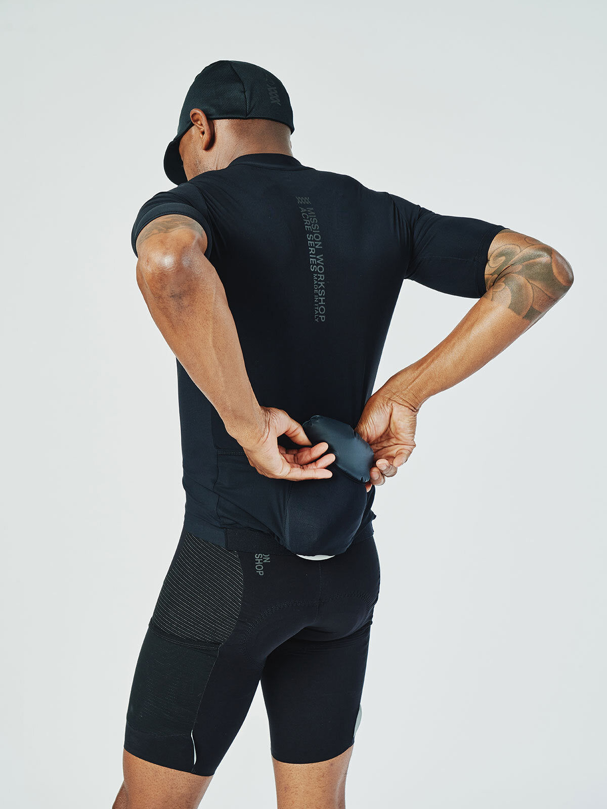 Acre Series Vest von Mission Workshop - Wetterfeste Taschen & Technische Bekleidung - San Francisco & Los Angeles - Für die Ewigkeit gebaut - Garantiert