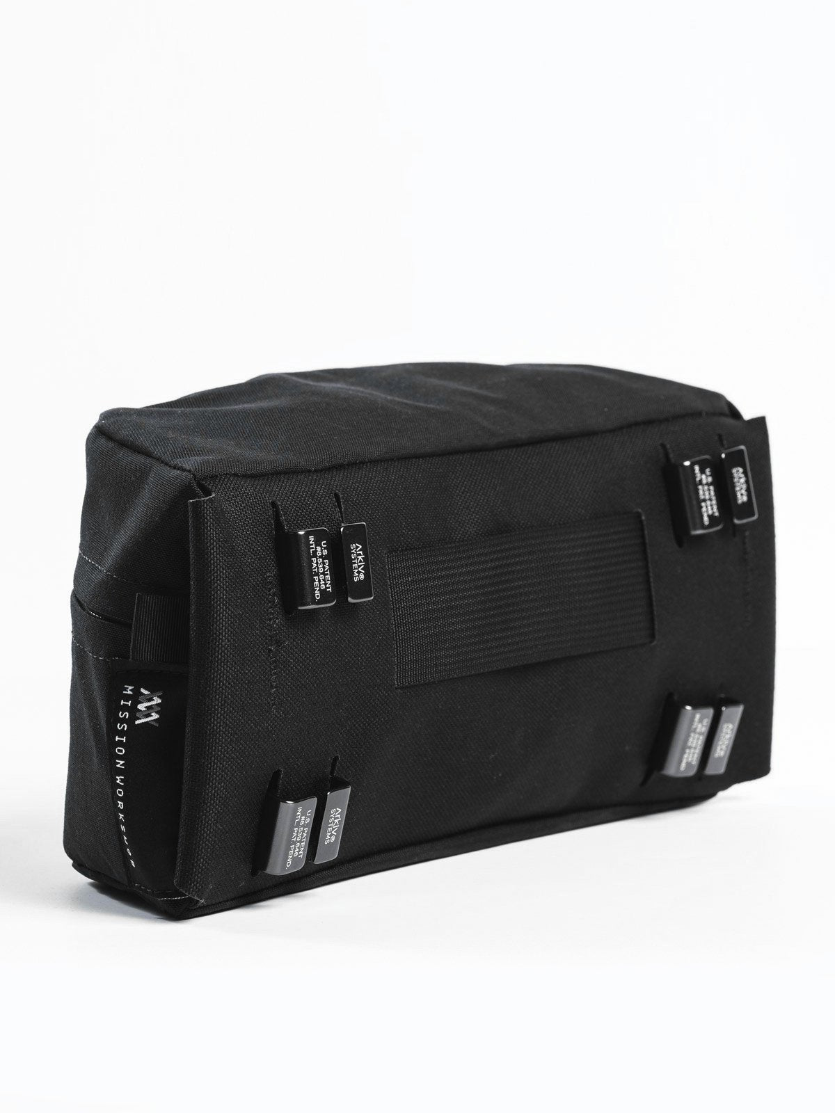 Axis by Mission Workshop - Wetterfeste Taschen und technische Bekleidung - San Francisco & Los Angeles - Für die Ewigkeit gebaut - Garantiert
