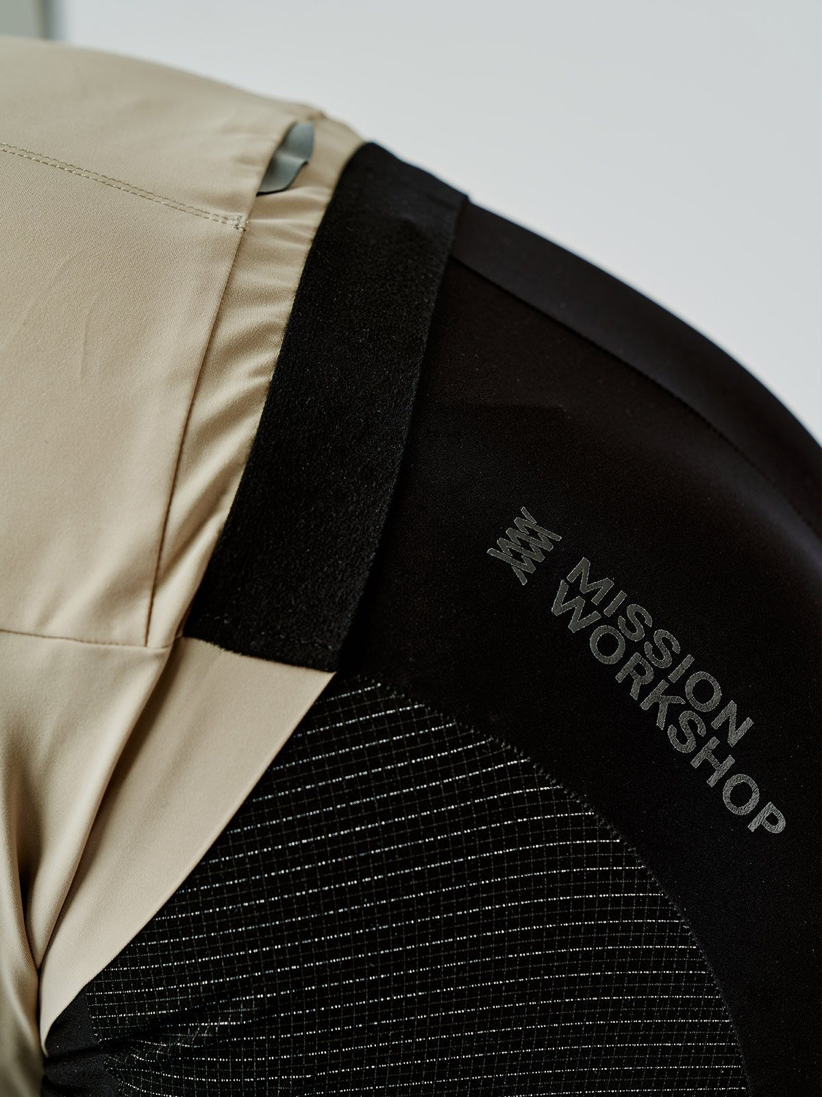 Mission Pro Jersey Men's von Mission Workshop - Wetterfeste Taschen & Technische Bekleidung - San Francisco & Los Angeles - Für die Ewigkeit gebaut - Garantiert