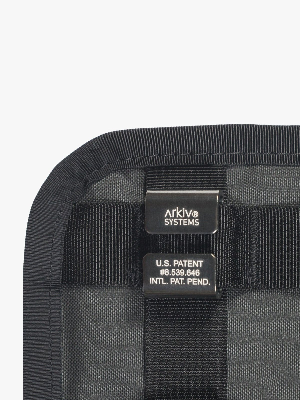 Arkiv Mini Folio von Mission Workshop - Wetterfeste Taschen und technische Bekleidung - San Francisco & Los Angeles - Für die Ewigkeit gebaut - Garantiert