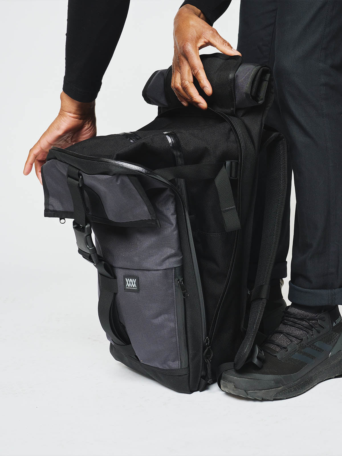 Rambler by Mission Workshop - Wetterfeste Taschen und technische Bekleidung - San Francisco & Los Angeles - Gebaut um zu überleben - Garantiert für immer