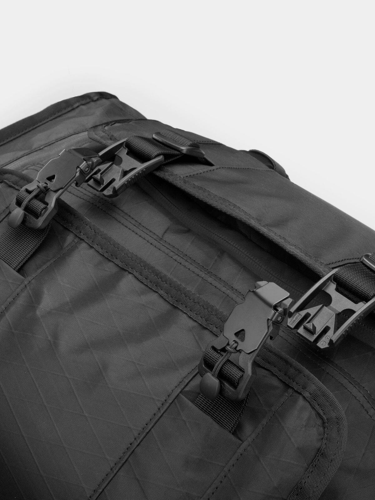 Rhake by Mission Workshop - Wetterfeste Taschen und technische Bekleidung - San Francisco & Los Angeles - Für die Ewigkeit gebaut - Garantiert