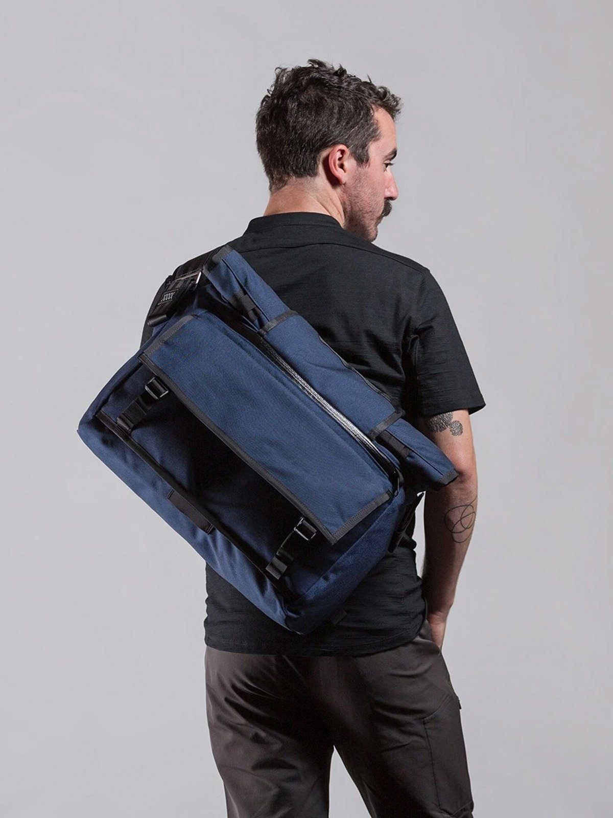 Rummy by Mission Workshop - Wetterfeste Taschen und technische Bekleidung - San Francisco & Los Angeles - Gebaut um zu überleben - Garantiert für immer