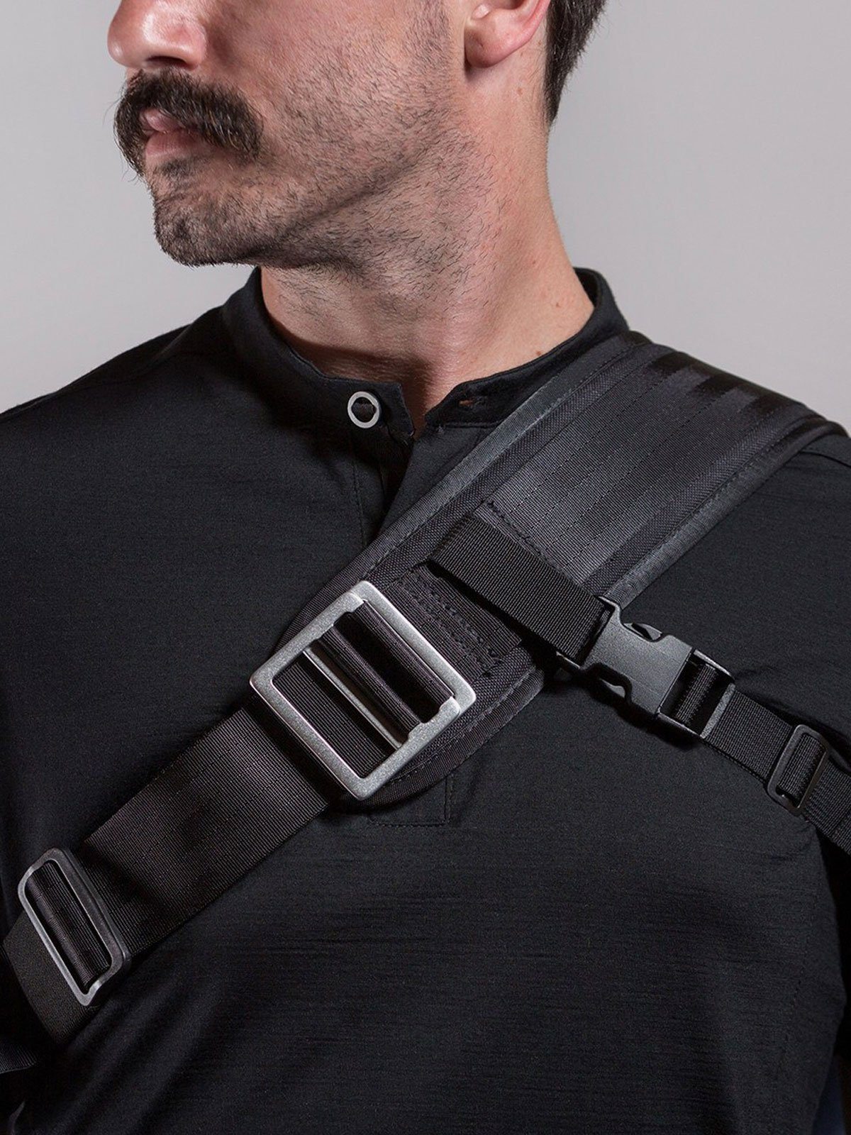 Rummy by Mission Workshop - Wetterfeste Taschen und technische Bekleidung - San Francisco & Los Angeles - Gebaut um zu überleben - Garantiert für immer