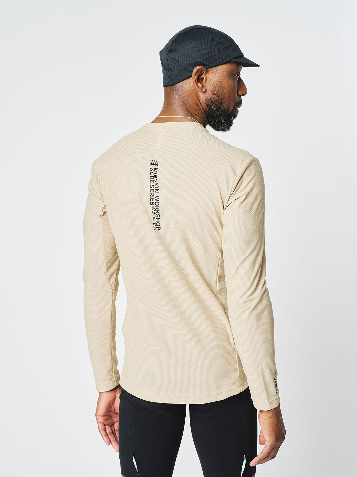 Mission Pro Tech Tee : LS Men's von Mission Workshop - Wetterfeste Taschen & Technische Bekleidung - San Francisco & Los Angeles - Für die Ewigkeit gebaut - Garantiert
