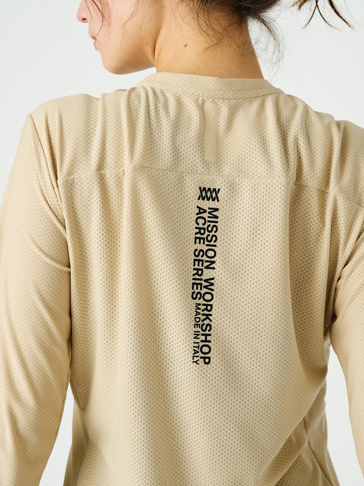 Mission Pro Tech Tee : LS Women's von Mission Workshop - Wetterfeste Taschen & Technische Bekleidung - San Francisco & Los Angeles - Für die Ewigkeit gebaut - Garantiert