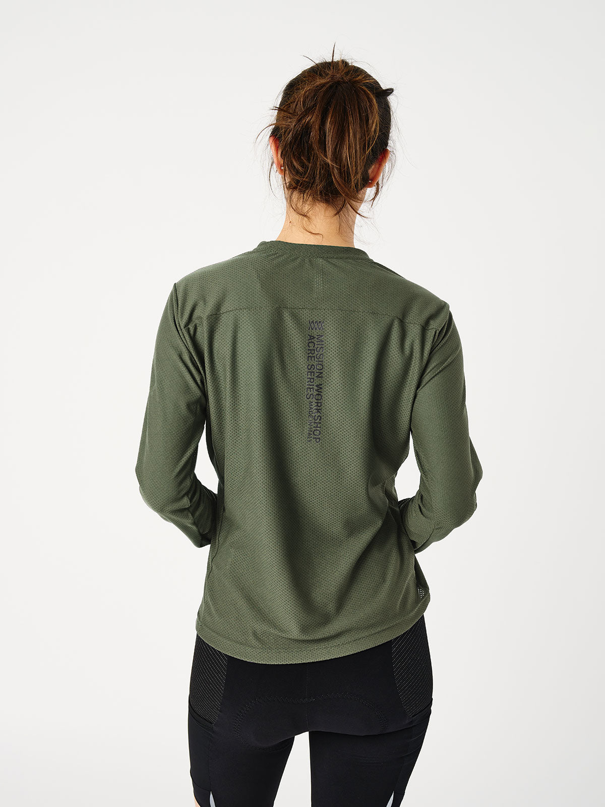 Mission Pro Tech Tee : LS Women's von Mission Workshop - Wetterfeste Taschen & Technische Bekleidung - San Francisco & Los Angeles - Für die Ewigkeit gebaut - Garantiert