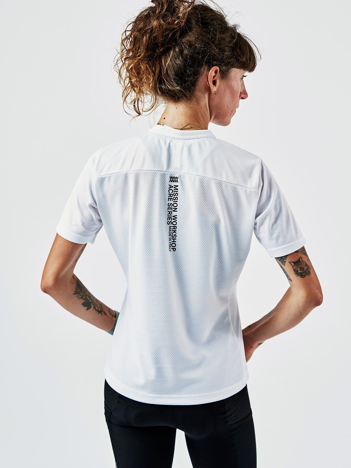 Mission Pro Tech Tee Women's von Mission Workshop - Wetterfeste Taschen und technische Bekleidung - San Francisco & Los Angeles - Für die Ewigkeit gebaut - Garantiert