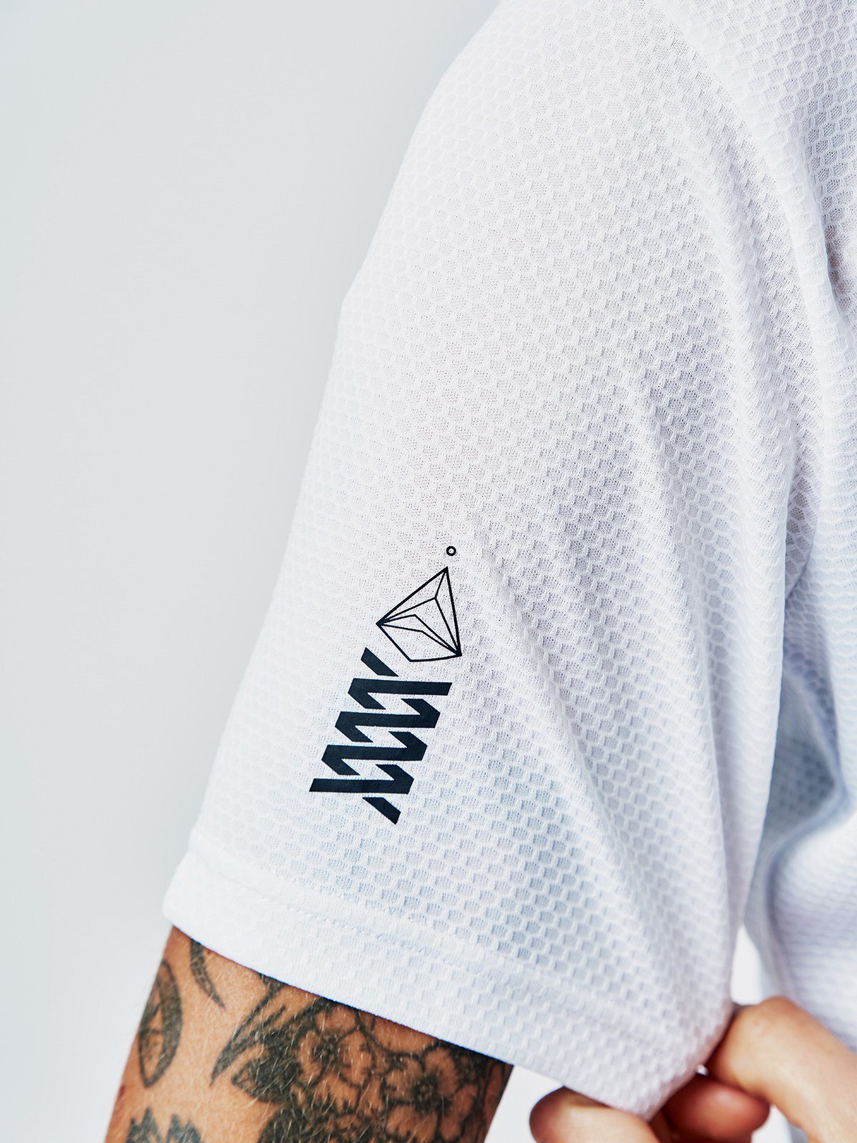 Mission Pro Tech Tee Women's von Mission Workshop - Wetterfeste Taschen und technische Bekleidung - San Francisco & Los Angeles - Für die Ewigkeit gebaut - Garantiert
