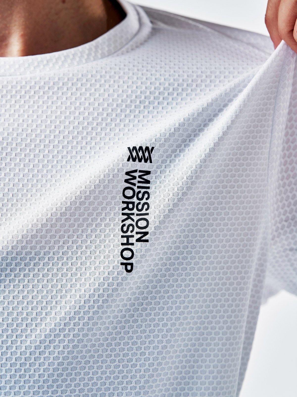 Mission Pro Tech Tee Women's von Mission Workshop - Wetterfeste Taschen und technische Bekleidung - San Francisco & Los Angeles - Für die Ewigkeit gebaut - Garantiert