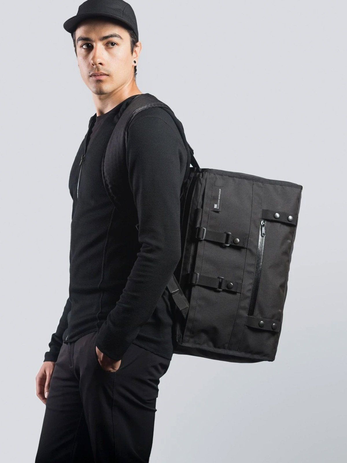 Durchreise : Duffle Backpack Harness von Mission Workshop - Wetterfeste Taschen und technische Bekleidung - San Francisco & Los Angeles - Für die Ewigkeit gebaut - Garantiert