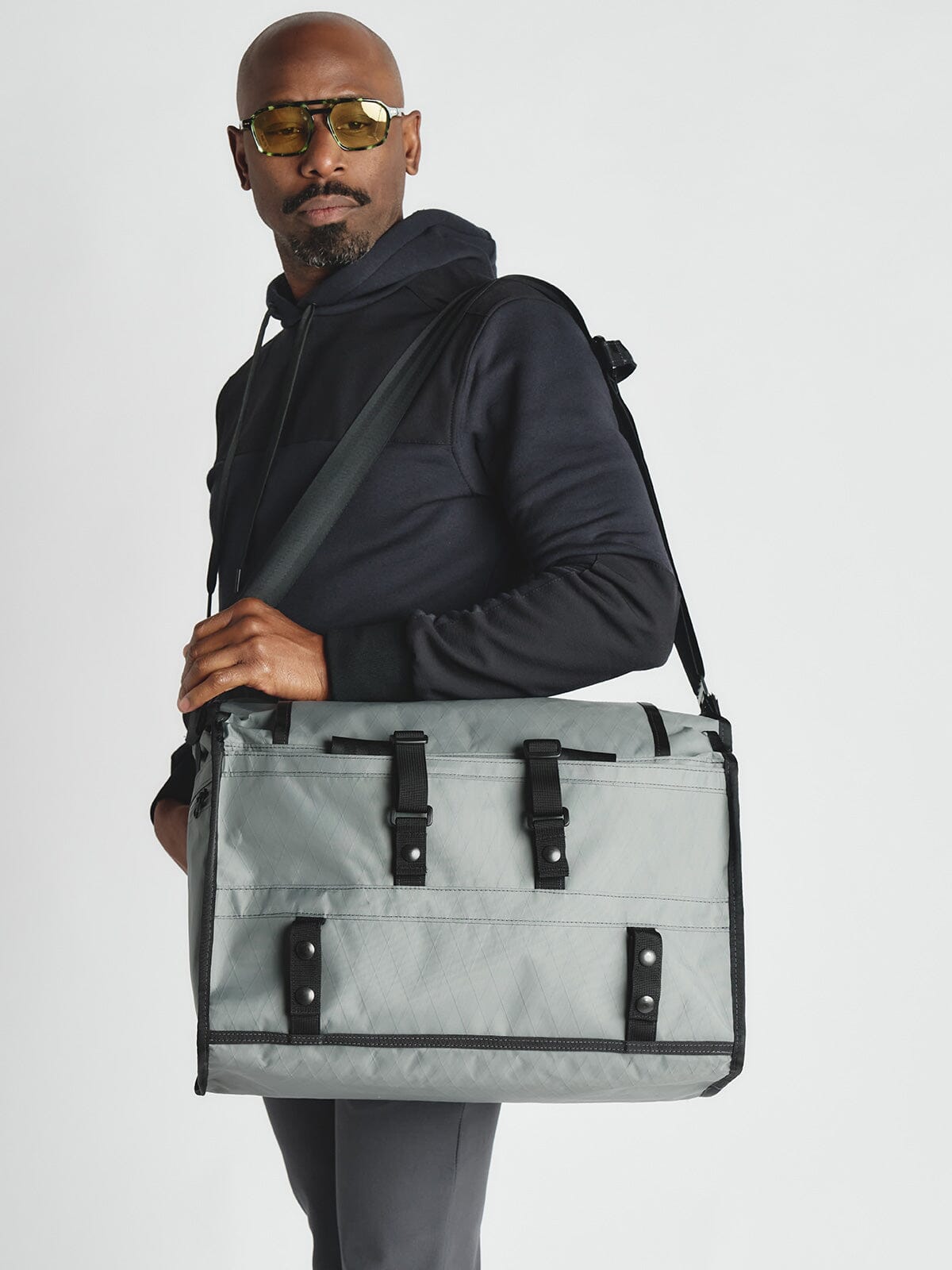 Helmsman : VX by Mission Workshop - Wetterfeste Taschen und technische Bekleidung - San Francisco & Los Angeles - Für die Ewigkeit gebaut - Garantiert