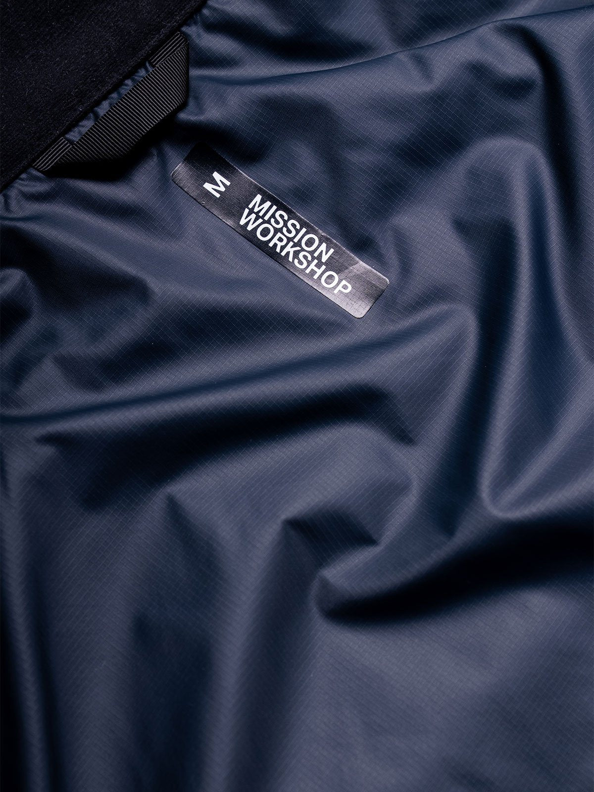 Acre Series Jacket von Mission Workshop - Wetterfeste Taschen und technische Bekleidung - San Francisco & Los Angeles - Für die Ewigkeit gebaut - Garantiert