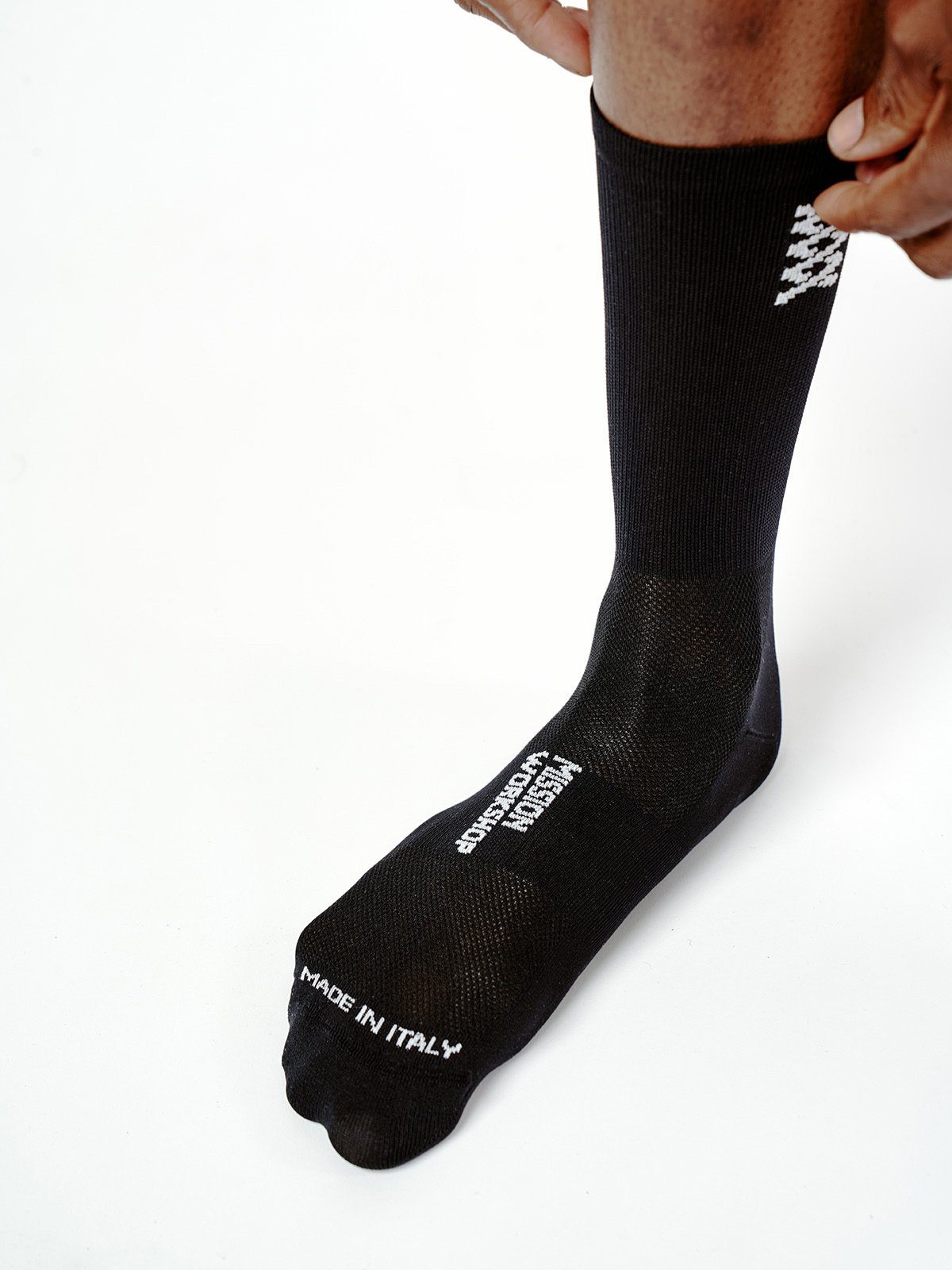 Mission Pro Socks von Mission Workshop - Wetterfeste Taschen und technische Bekleidung - San Francisco & Los Angeles - Für die Ewigkeit gebaut - Garantiert