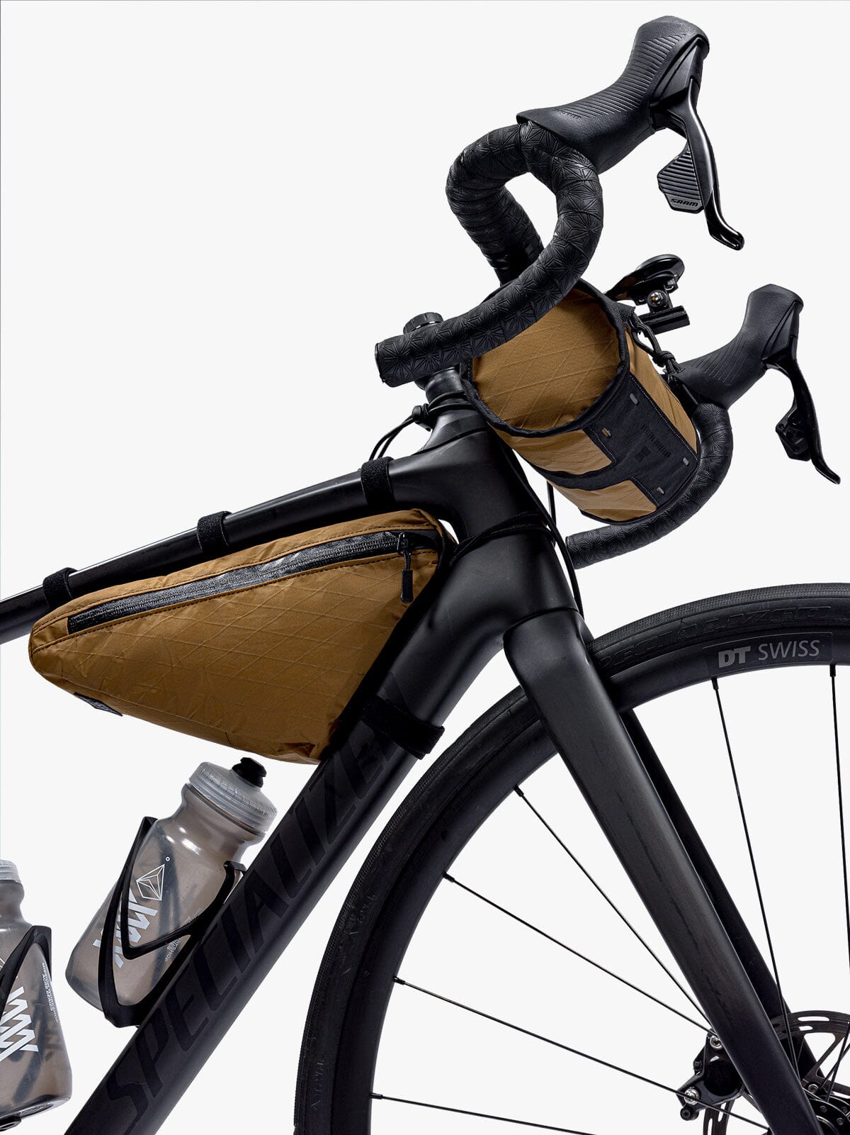 On-Bike Storage System von Mission Workshop - Wetterfeste Taschen & Technische Bekleidung - San Francisco & Los Angeles - Gebaut um zu überleben - Garantiert für immer